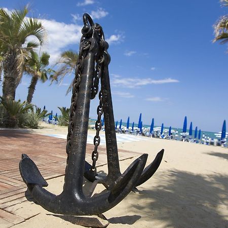 Hotel Il Timone Porto San Giorgio Esterno foto