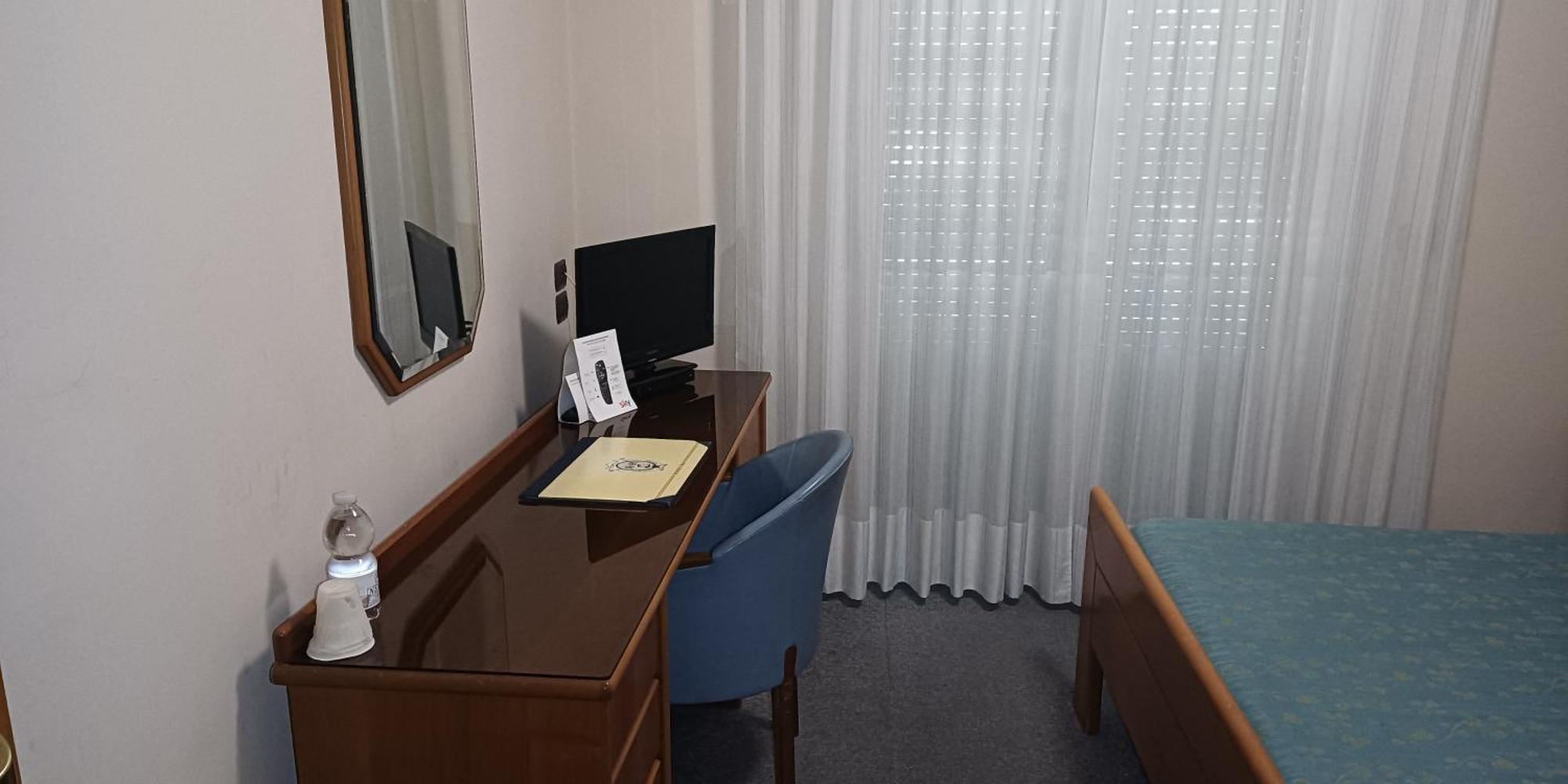 Hotel Il Timone Porto San Giorgio Esterno foto