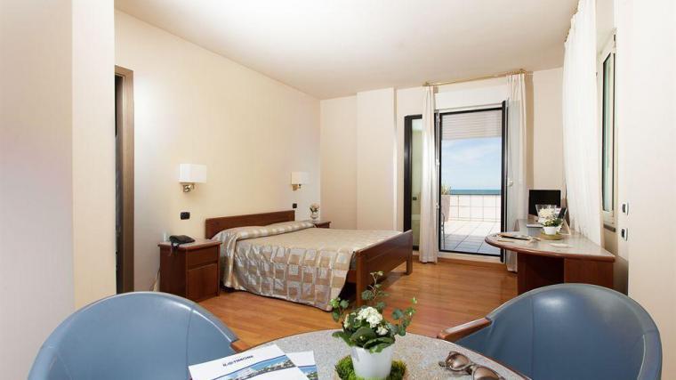 Hotel Il Timone Porto San Giorgio Esterno foto