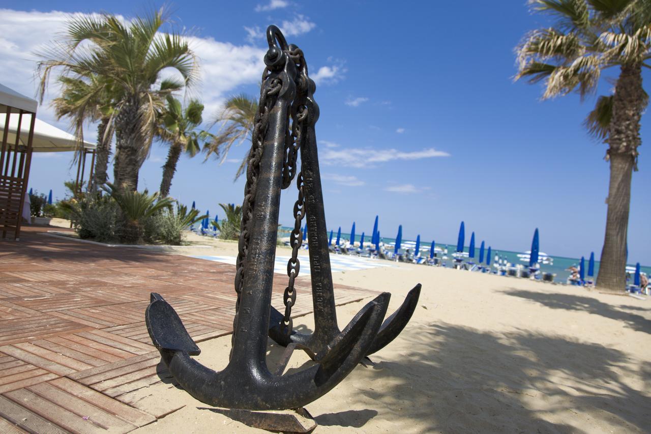 Hotel Il Timone Porto San Giorgio Esterno foto
