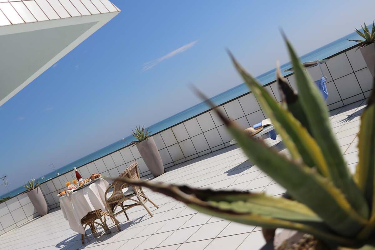Hotel Il Timone Porto San Giorgio Esterno foto